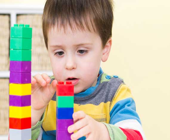 علائم اوتیسم در 1 تا 2 سالگی